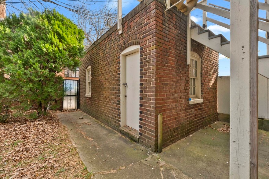 More Photos Of 2903 Saint Paul St, Baltimore Multifamily For Sale