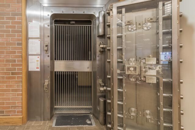 More Photos Of 2602 6th St, Bremerton Storefront Retail Office For Sale