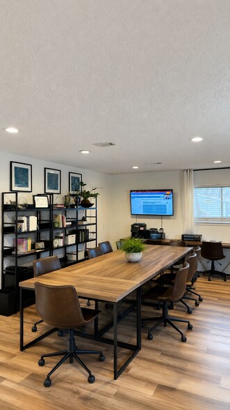 More Photos Of 203 W New Hope Dr, Cedar Park Office For Sale