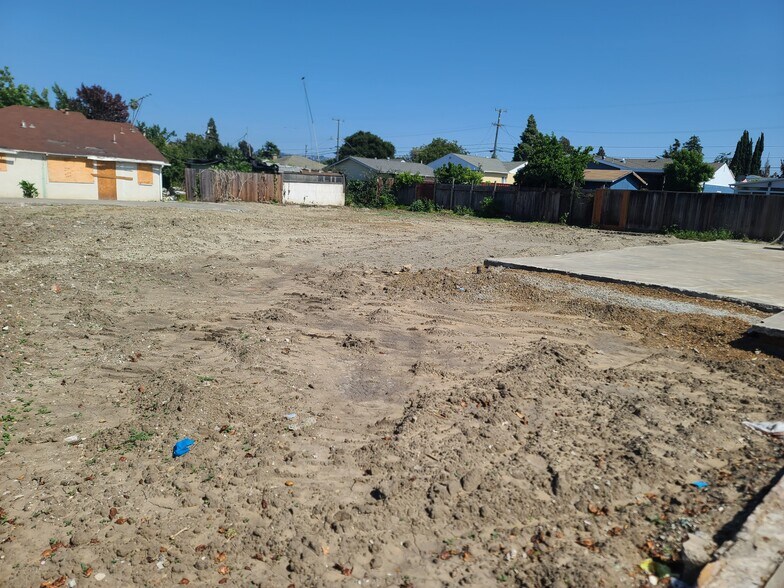More Photos Of 867 E Lewelling Blvd, Ashland Land For Sale