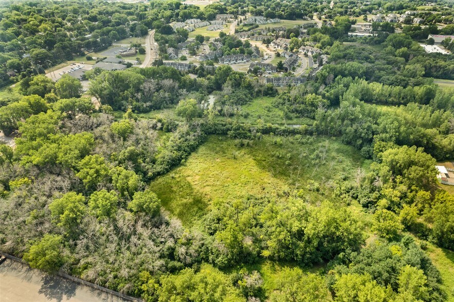 More Photos Of 2056 Woodlane Dr, Woodbury Medical For Sale