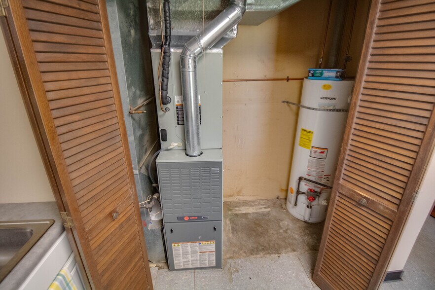 More Photos Of 202 W Main St, Glen Carbon General Retail For Sale