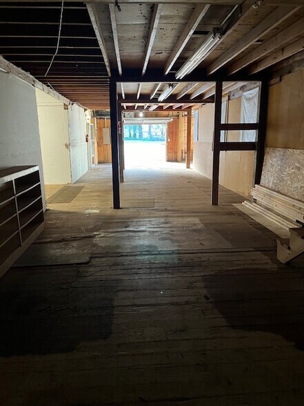 More Photos Of 9709 124th St E, Puyallup Specialty For Lease