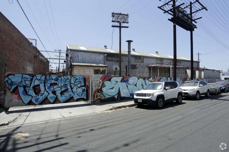 More Photos Of 3422 Union Pacific Ave, Los Angeles Manufacturing For Sale
