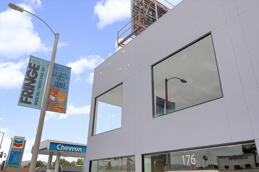 More Photos Of 176 N La Brea Ave, Los Angeles Storefront Retail Office For Sale