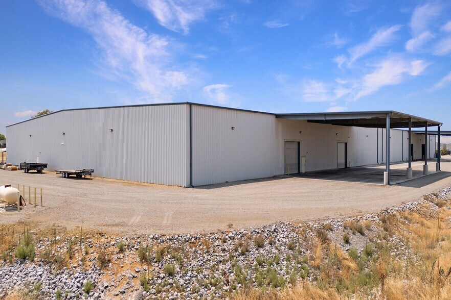 More Photos Of 4928 Marguerite Ave, Corning Warehouse For Sale