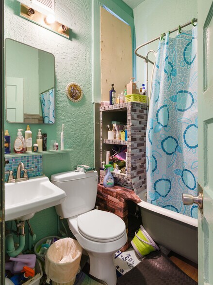 More Photos Of 1114 Bryant St, San Francisco Storefront Retail Residential For Sale