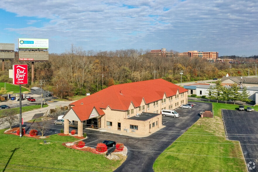 More Photos Of 3510 Commerce Dr, Franklin Hotel For Sale