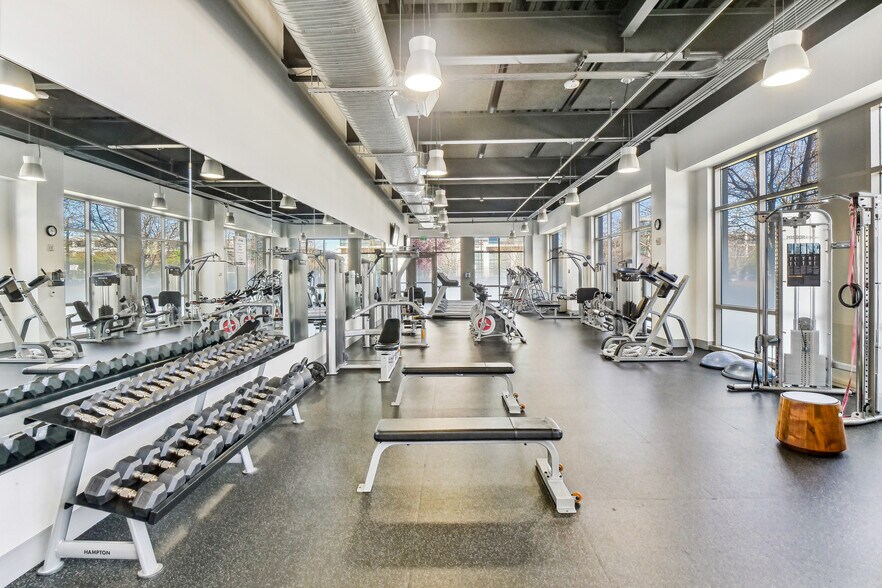 More Photos Of 3325 Scott Blvd, Santa Clara Unknown For Lease