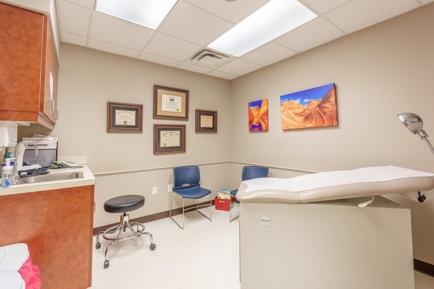 More Photos Of 727 Cox Creek Pky, Florence Healthcare For Sale