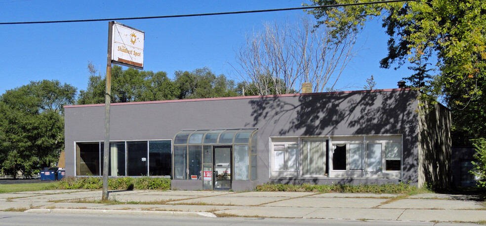 Primary Photo Of 1921 University Ave, Green Bay Freestanding For Sale