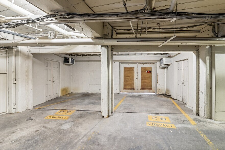 More Photos Of 746 Tchoupitoulas St, New Orleans General Retail For Sale