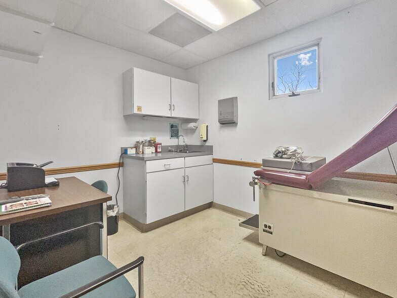 More Photos Of 608 N High St, Millville Medical For Sale