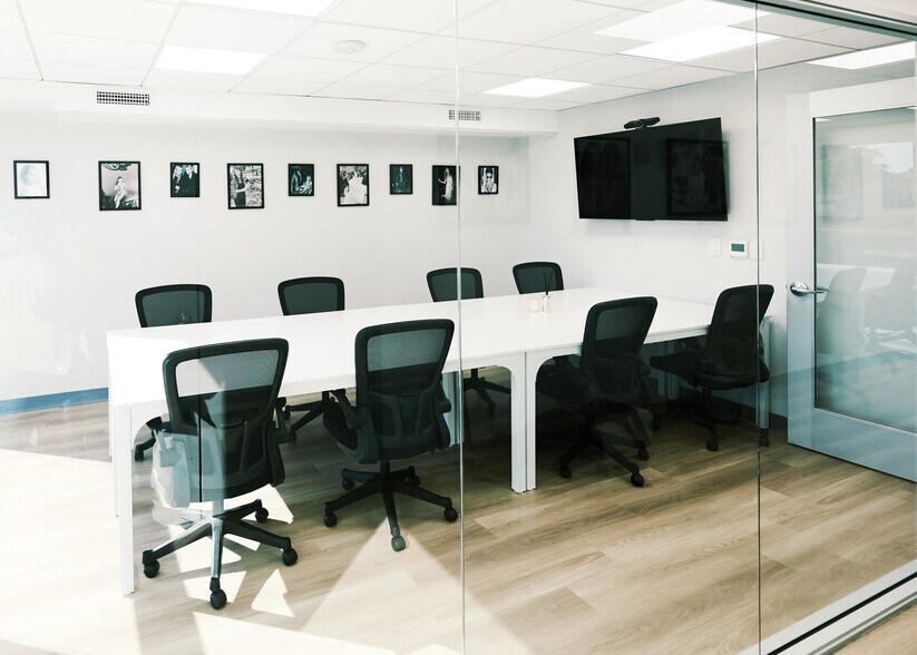 More Photos Of 1017 N La Cienega Blvd, West Hollywood Loft Creative Space For Lease