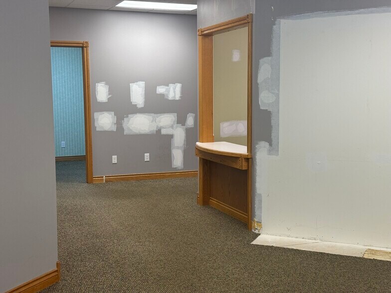 More Photos Of 7055 Tower Rd, Battle Creek Office For Sale