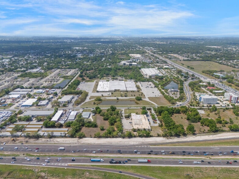 More Photos Of 100-106 Cattlemen Rd, Sarasota Distribution For Sale