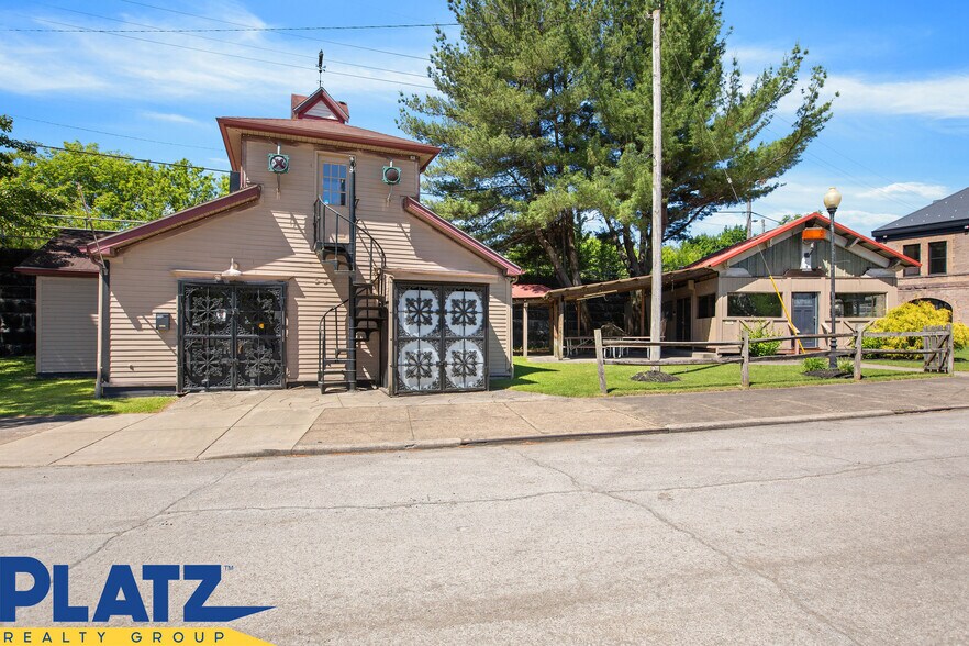 More Photos Of 530 Mahoning Ave, Youngstown Restaurant For Sale
