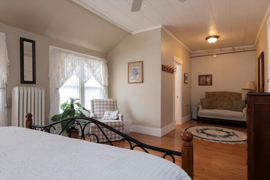 More Photos Of 40 The Common, Chester Hotel For Sale