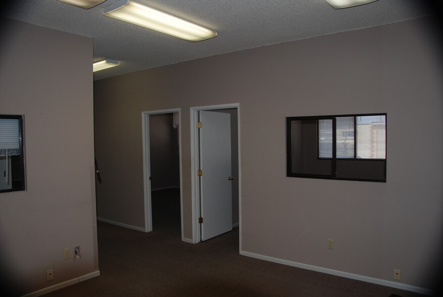 More Photos Of 100 N Fruitland St, Kennewick Office For Lease