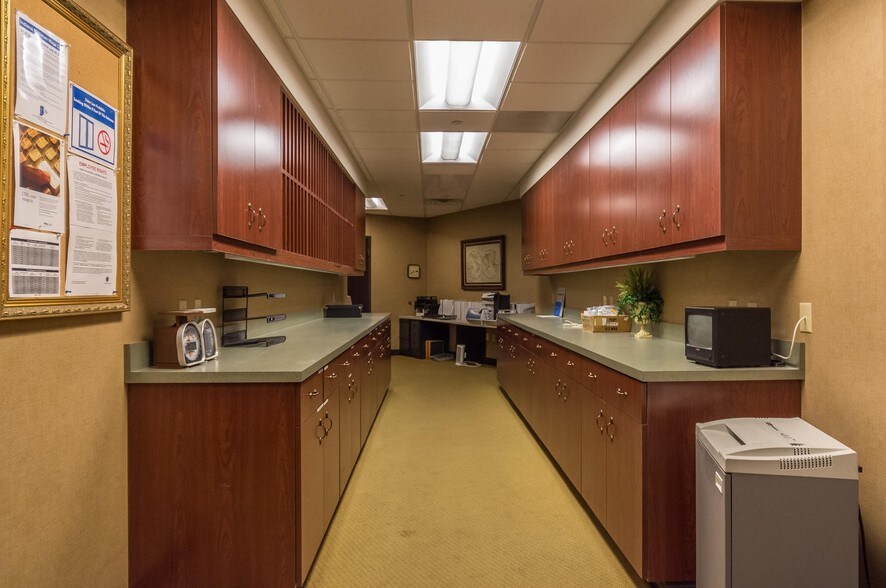 More Photos Of 1600 W Bloomfield Rd, Bloomington Medical For Sale