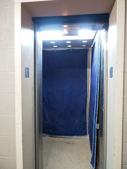 More Photos Of 329-331 S York Rd, Bensenville Daycare Center For Lease