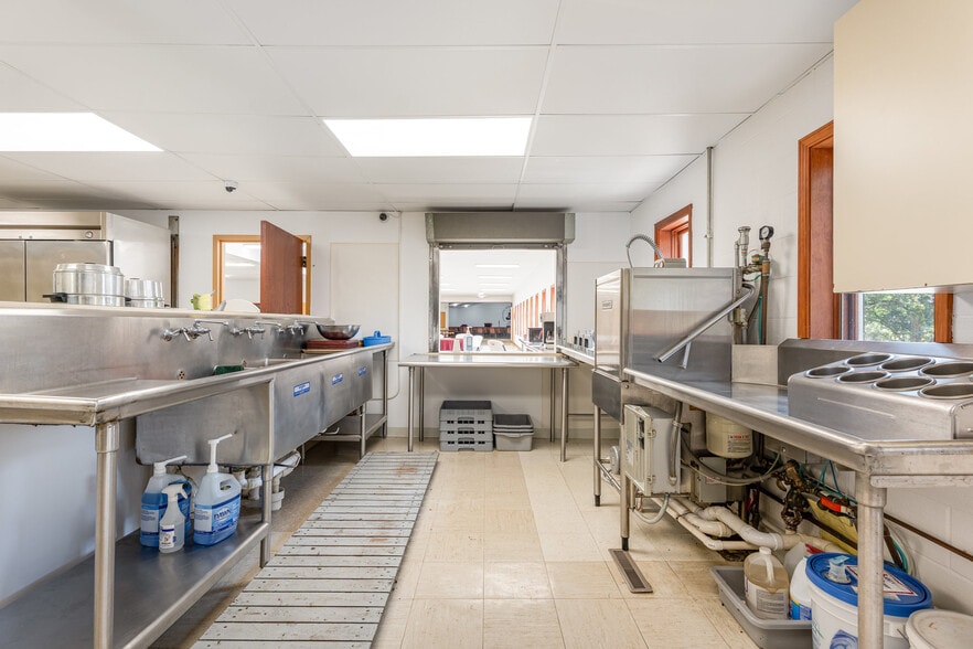 More Photos Of 1626 State Route 31, Oswego Specialty For Sale