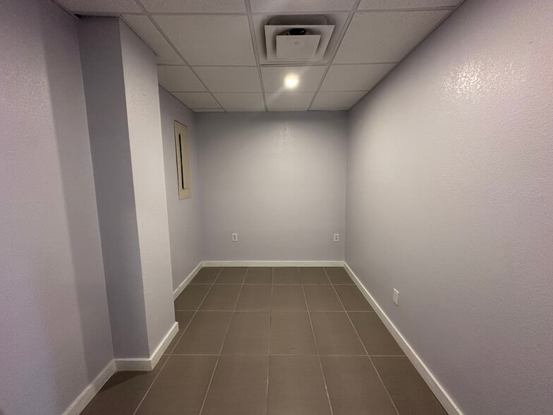 More Photos Of 1280 Hawkins Blvd, El Paso Office For Lease