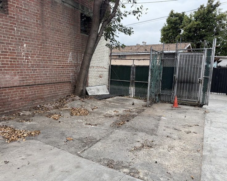 More Photos Of 3621 S Western Ave, Los Angeles Restaurant For Lease