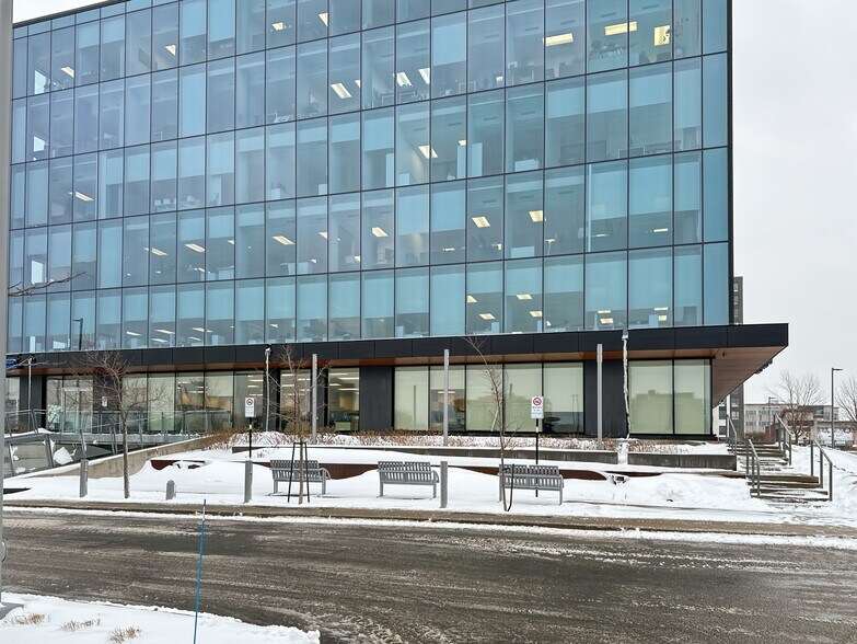 More Photos Of 3055 Saint-Martin Boulevard West, Laval Coworking Space