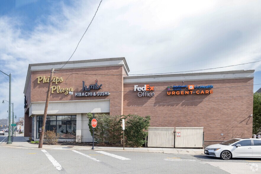 More Photos Of 603-693 Sunrise Hwy, Lynbrook General Retail For Lease