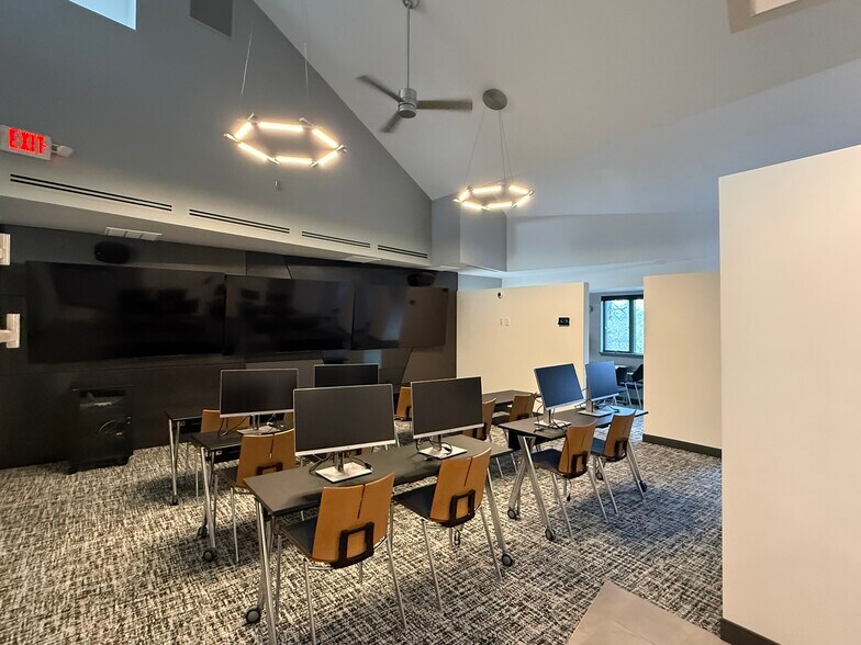 More Photos Of 1200 E Woodhurst Dr, Springfield Office For Lease