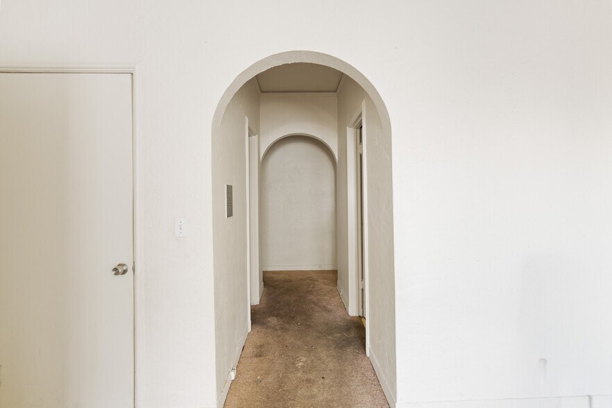 More Photos Of 2100 51st Ave, Oakland Apartments For Sale