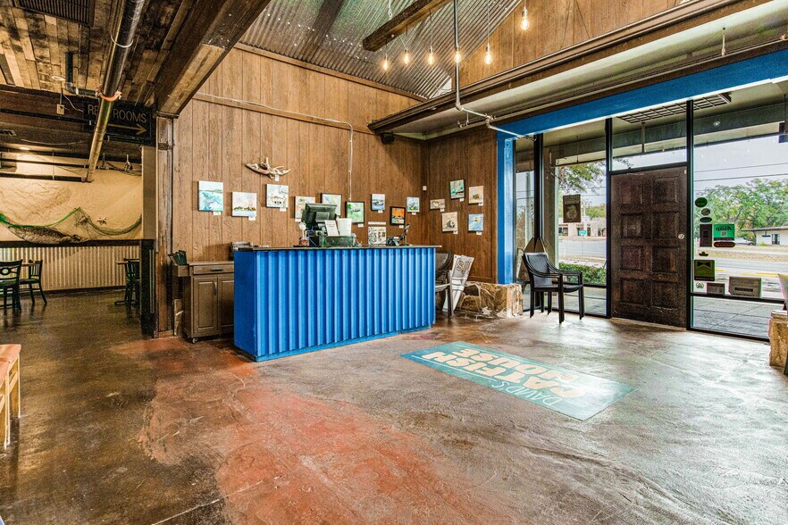 More Photos Of 131 New Warrington Rd, Pensacola Restaurant For Sale