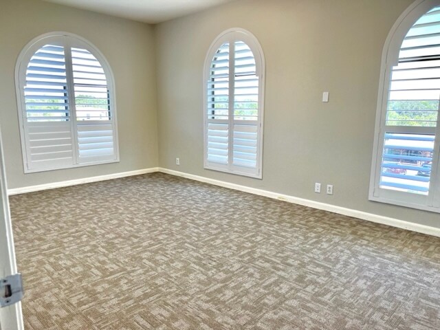 More Photos Of 1150 Lakeway Dr, Lakeway Office Residential For Lease
