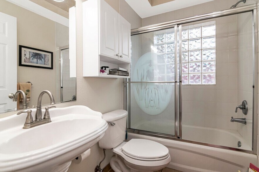 More Photos Of 10532 67th Ave, Seminole Specialty For Sale