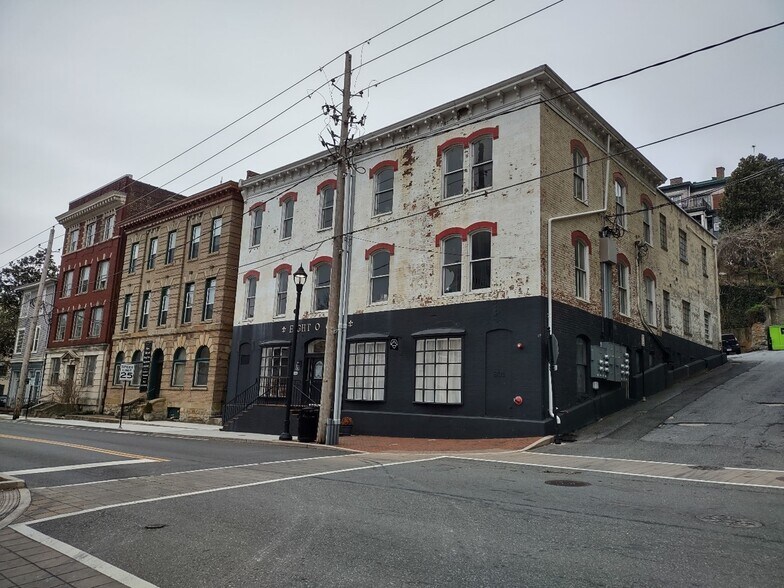 More Photos Of 801 Church St, Lynchburg Office Residential For Lease