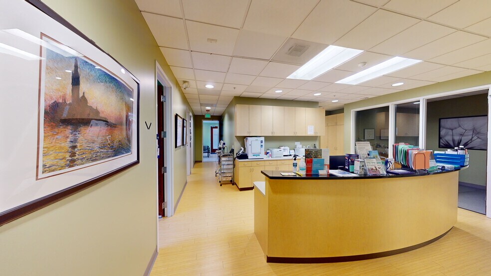 More Photos Of 101 Cosgrove Hill Ave, Chapel Hill Medical For Sale