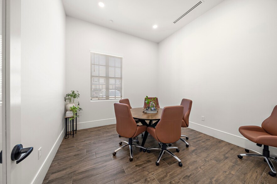 More Photos Of 16712 Huffmeister Rd, Cypress Unknown For Lease