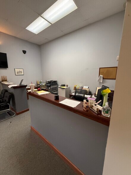 More Photos Of 6 Westbury Dr, Saint Charles Office For Lease