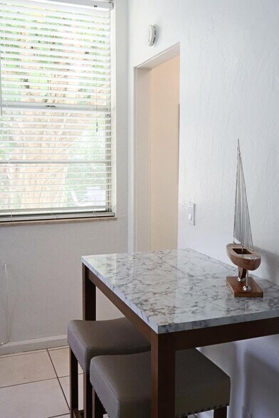 More Photos Of 172 N County Rd, Palm Beach Apartments For Sale