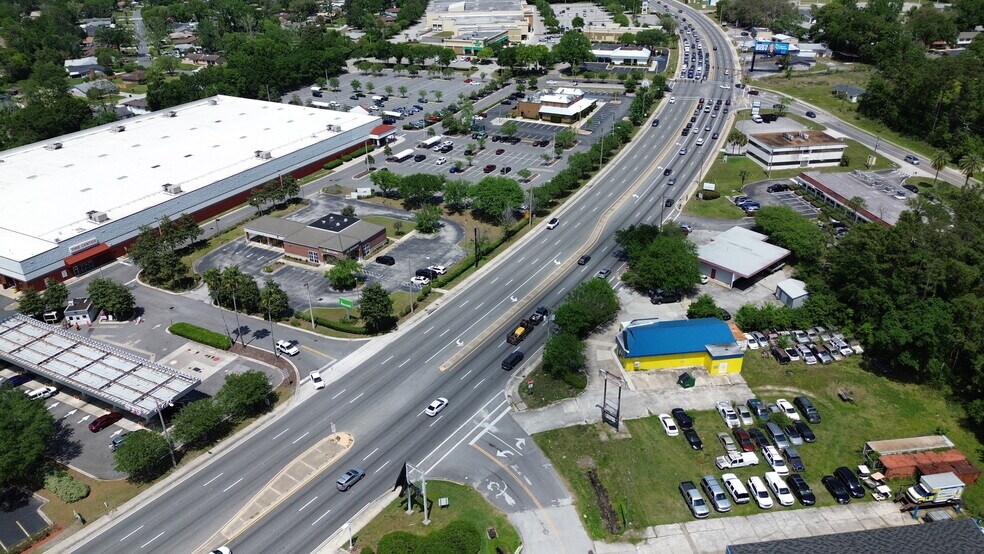 More Photos Of 569 Blanding Blvd, Orange Park Freestanding For Sale
