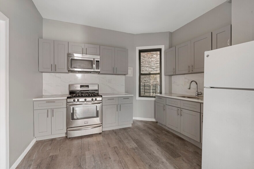 More Photos Of 1711 Zerega Ave, Bronx Storefront Retail Residential For Sale