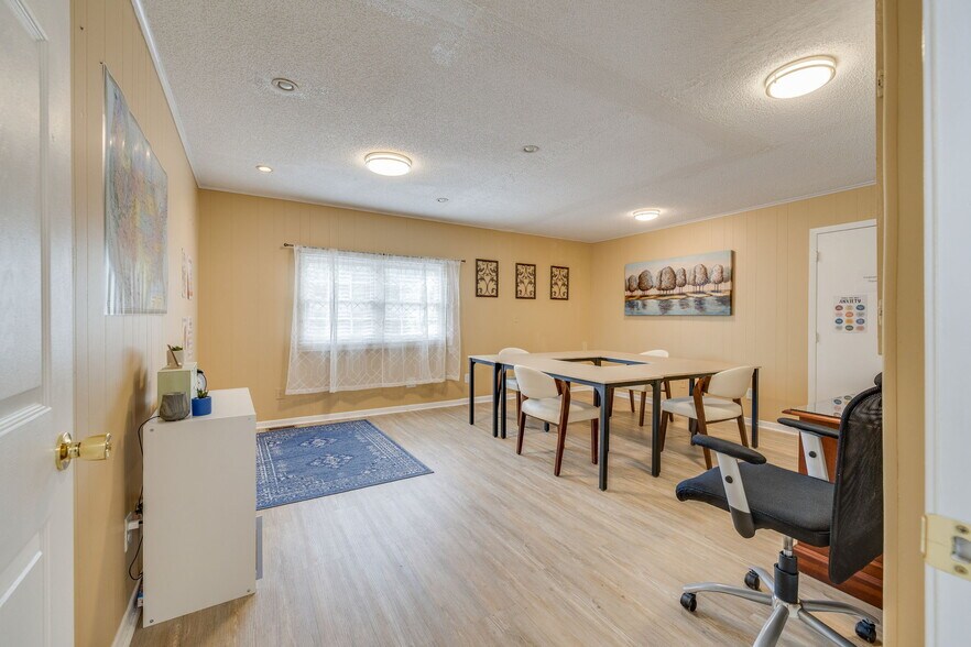 More Photos Of 1119 N Main Ave, Erwin Medical For Sale