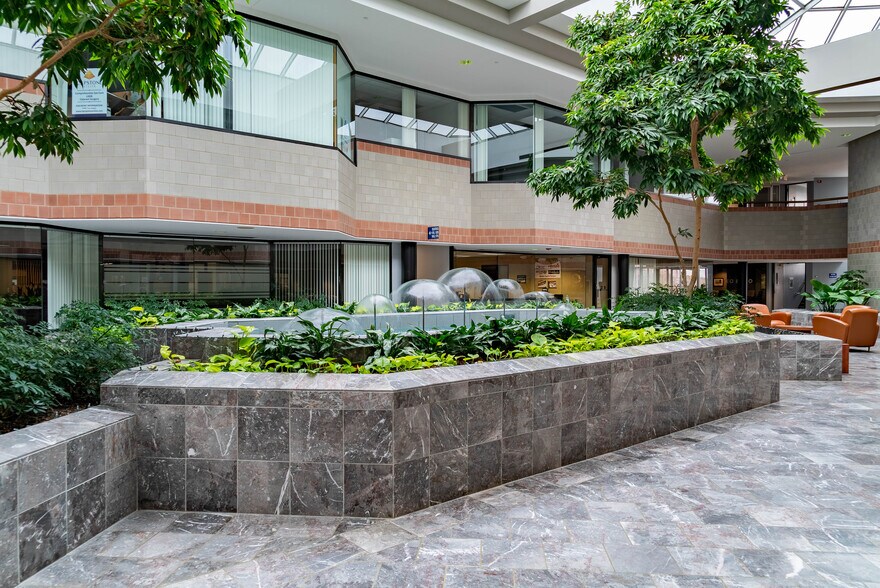 More Photos Of 691 N Squirrel Rd, Auburn Hills Office For Lease