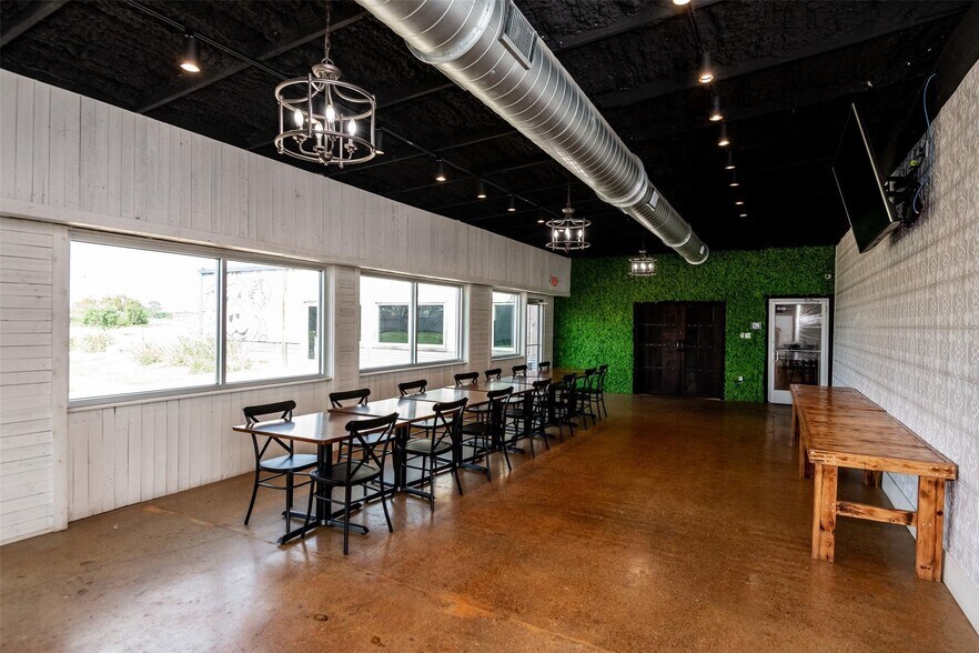 More Photos Of 3921 S Highway 287, Waxahachie Restaurant For Sale
