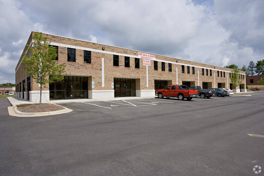 More Photos Of 1000 Van Buren Ave, Indian Trail Flex For Lease