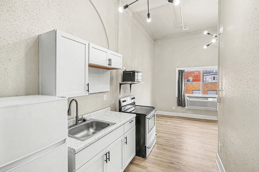 More Photos Of 1302 Faraon St, Saint Joseph Office For Sale