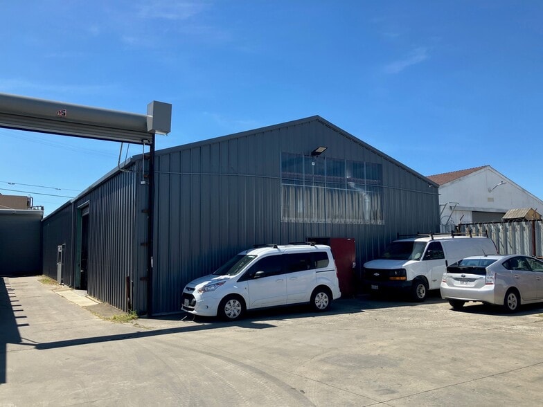 More Photos Of 675 Cedar St, Berkeley Manufacturing For Lease