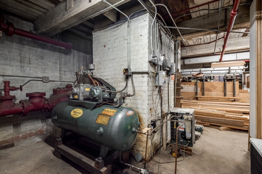 More Photos Of 54 Franklin St, Brooklyn Apartments For Sale