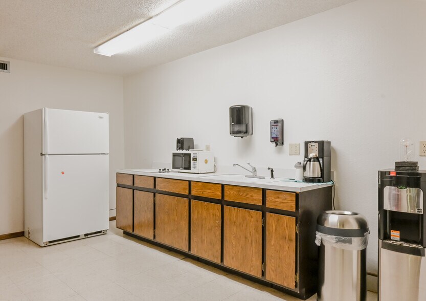 More Photos Of 1111 E Lincolnway, Cheyenne Loft Creative Space For Lease